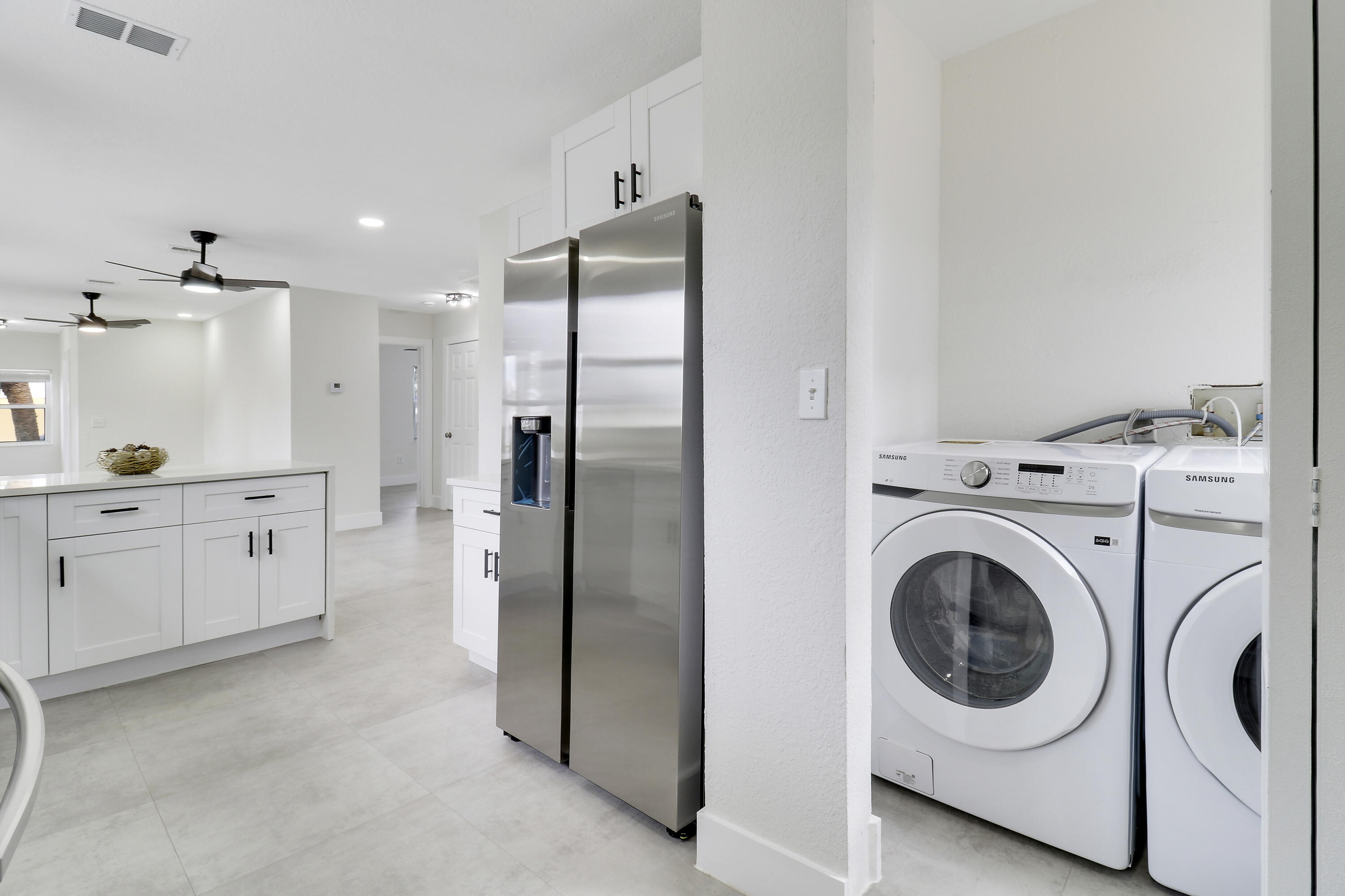 1243 West 26th Street Riviera Beach, FL 33404 - Photo 22 of 28 Laundry room