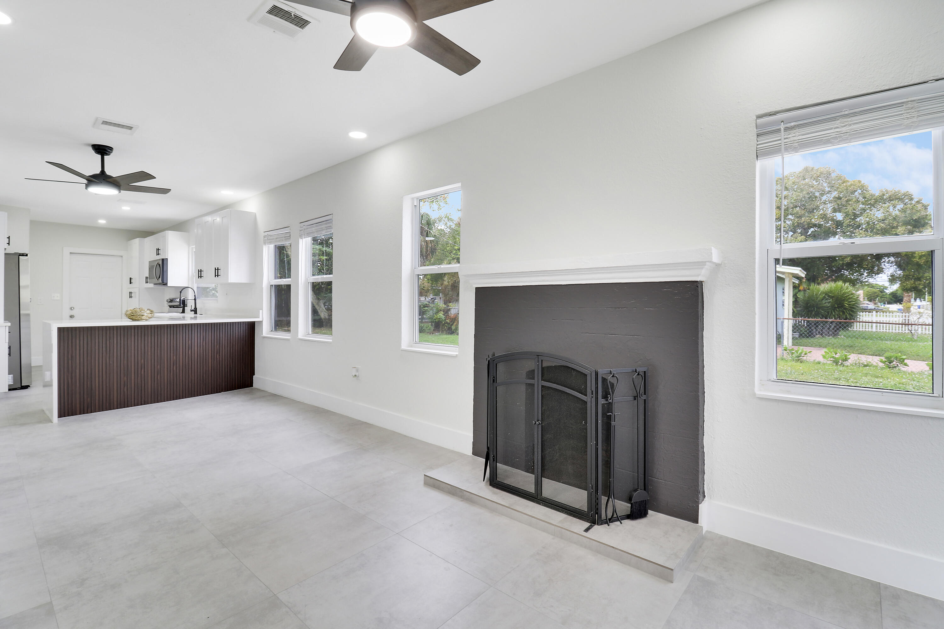 1243 West 26th Street Riviera Beach, FL 33404 - Photo 5 of 28 Fireplace