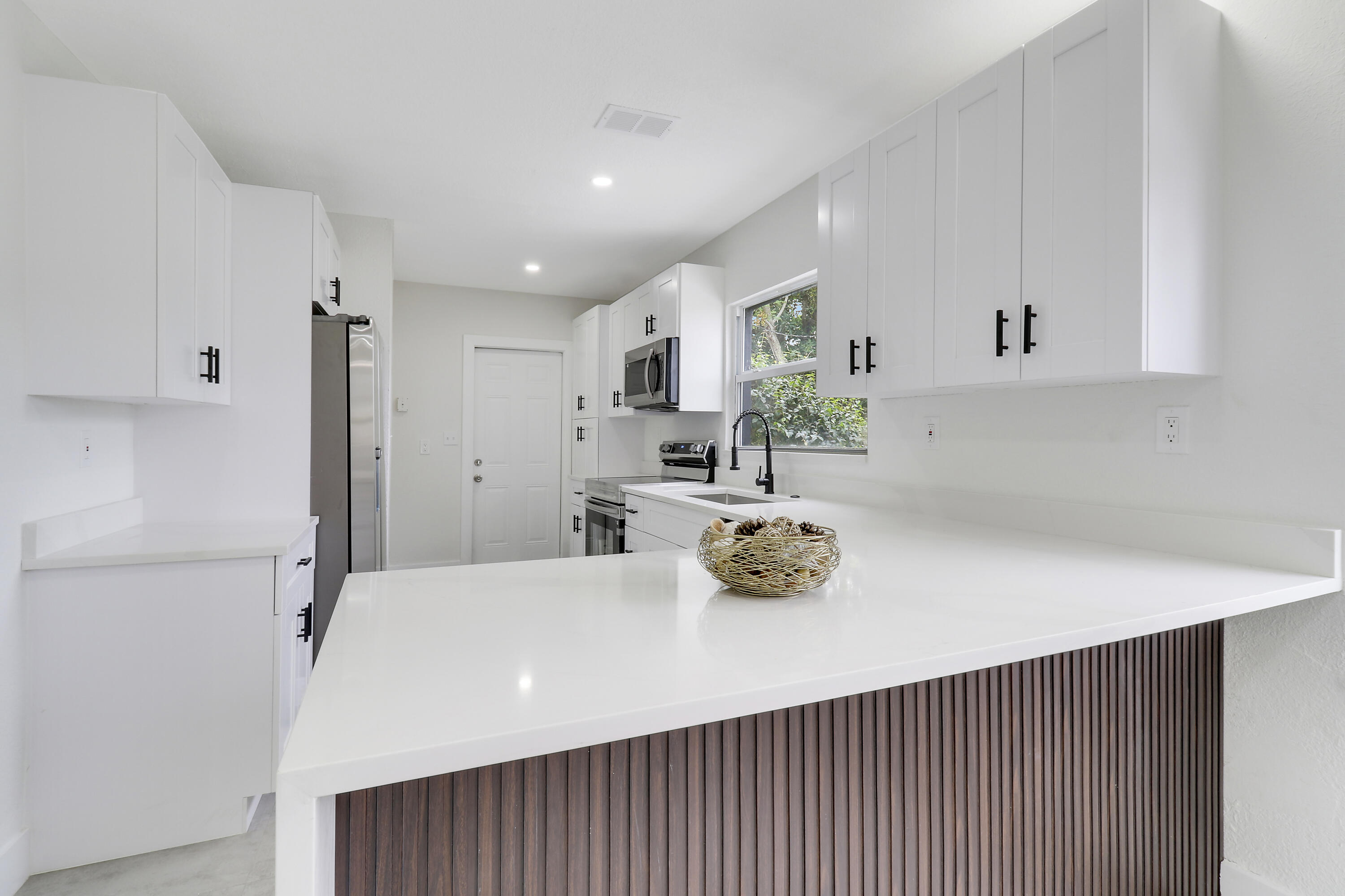 1243 West 26th Street Riviera Beach, FL 33404 - Photo 7 of 28 Kitchen