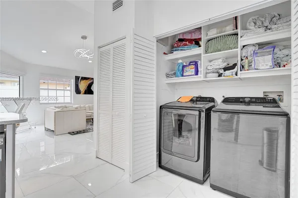 $3,900 | 11761 Northwest 12th Street, Pembroke Pines, FL 33026