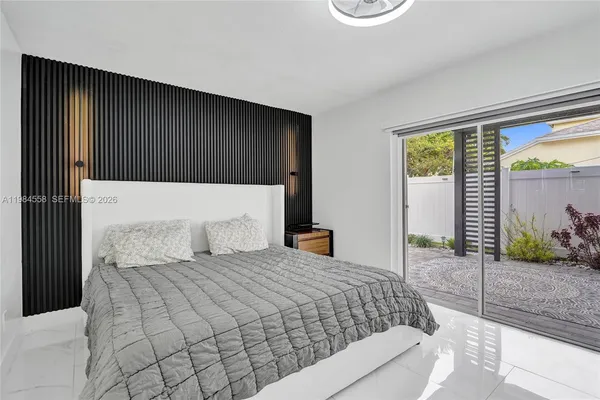 $3,900 | 11761 Northwest 12th Street, Pembroke Pines, FL 33026