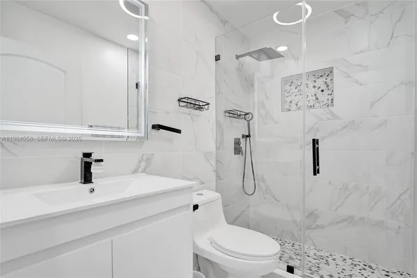 $3,900 | 11761 Northwest 12th Street, Pembroke Pines, FL 33026