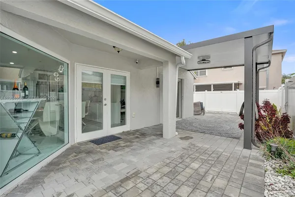 $3,900 | 11761 Northwest 12th Street, Pembroke Pines, FL 33026