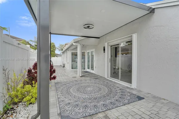 $3,900 | 11761 Northwest 12th Street, Pembroke Pines, FL 33026