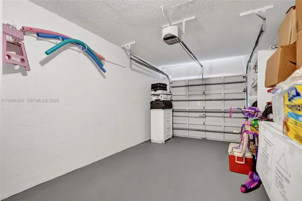 $3,900 | 11761 Northwest 12th Street, Pembroke Pines, FL 33026