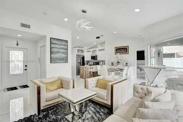 $3,900 | 11761 Northwest 12th Street, Pembroke Pines, FL 33026