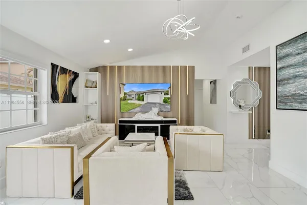 $3,900 | 11761 Northwest 12th Street, Pembroke Pines, FL 33026