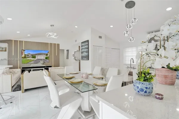 $3,900 | 11761 Northwest 12th Street, Pembroke Pines, FL 33026