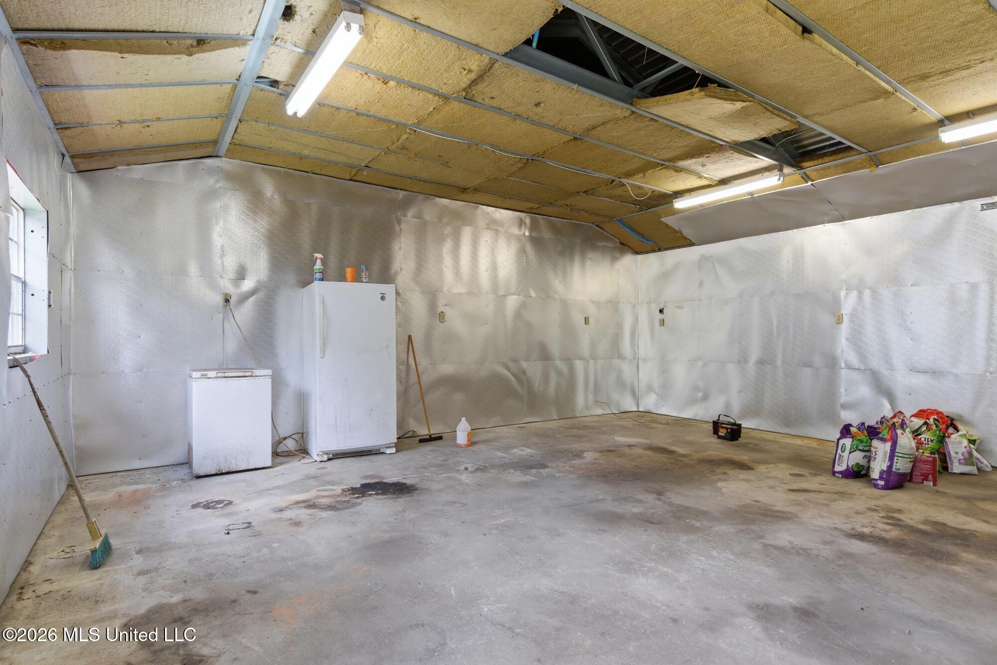 1908 Laurelglen Road Gautier, MS 39553 - Photo 27 of 38 Shed 2 Interior