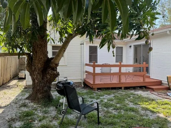 $2,300 | 507 South D Street, Unit BUILDING 2, Lake Worth Beach, FL 33460