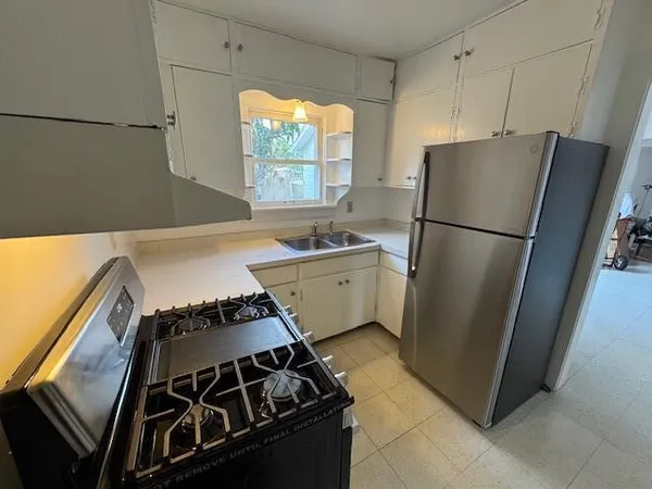 $2,300 | 507 South D Street, Unit BUILDING 2, Lake Worth Beach, FL 33460