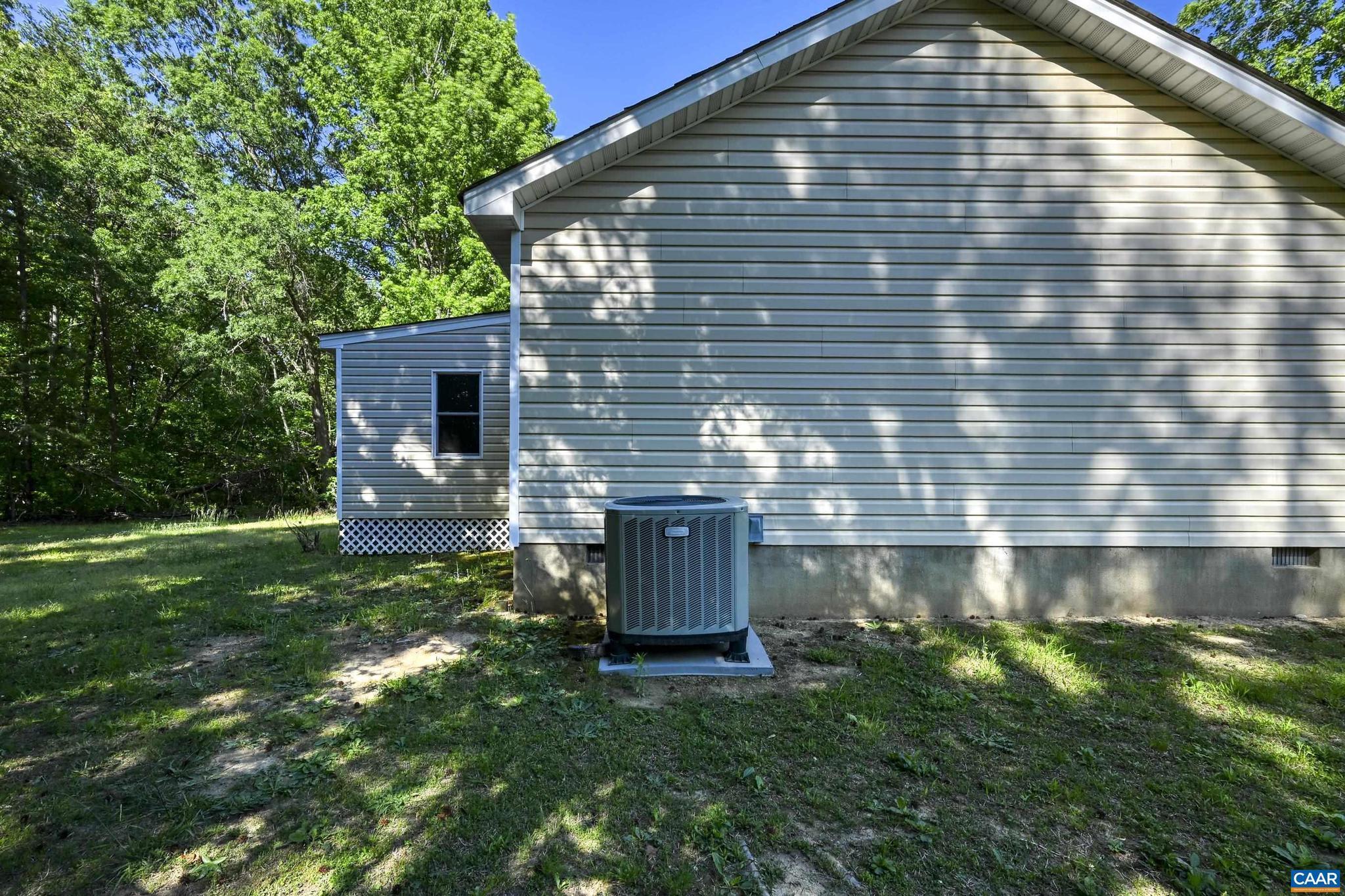 2445 Eastham Road Bumpass, VA 23024 - Photo 3 of 29