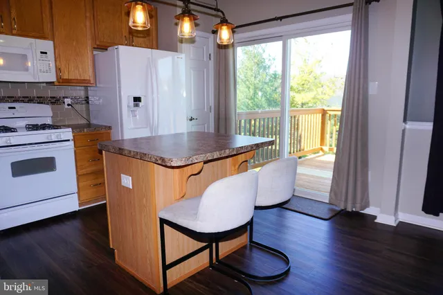 $325,000 | 505 Matisse Way, Williamstown, NJ 08094