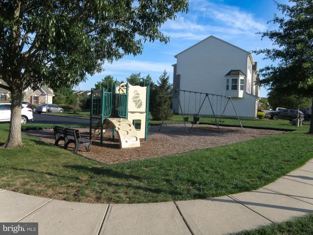 $325,000 | 505 Matisse Way, Williamstown, NJ 08094