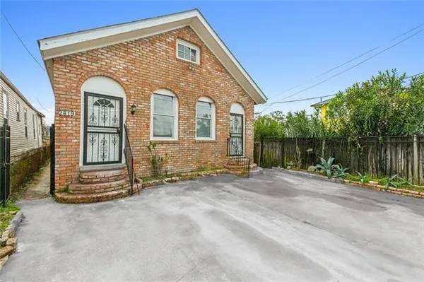 $1,200 | 2817-19 General Ogden Street, Unit 2819, New Orleans, LA 70118