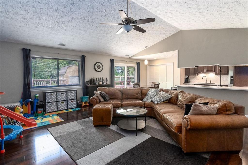 7346 5 Points Road Indianapolis, IN 46237 - Photo 4 of 20 Gallery Image 4