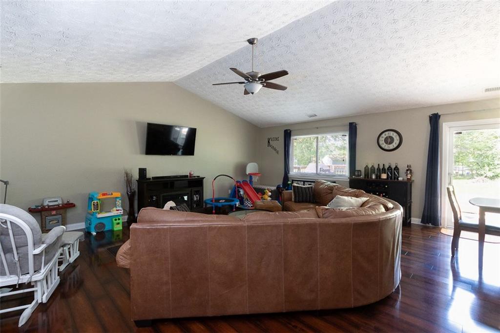 7346 5 Points Road Indianapolis, IN 46237 - Photo 5 of 20 Gallery Image 5
