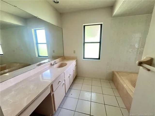 $475,000 | 1025 Southeast 10th Street, Stuart, FL 34996