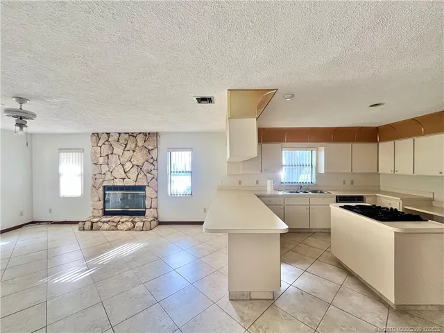 $475,000 | 1025 Southeast 10th Street, Stuart, FL 34996