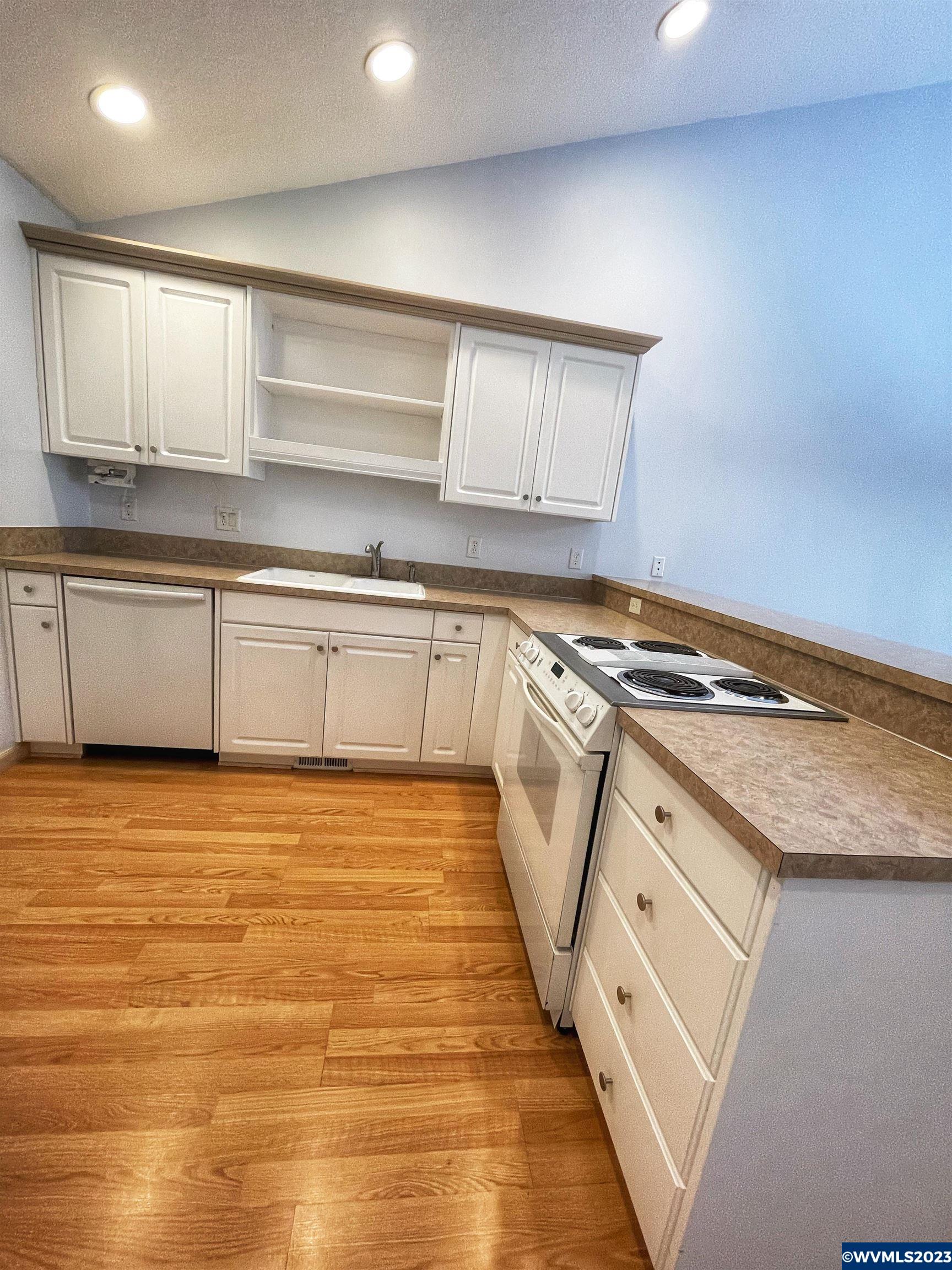 17 South Pl Way Lebanon, OR 97355 - Photo 5 of 18