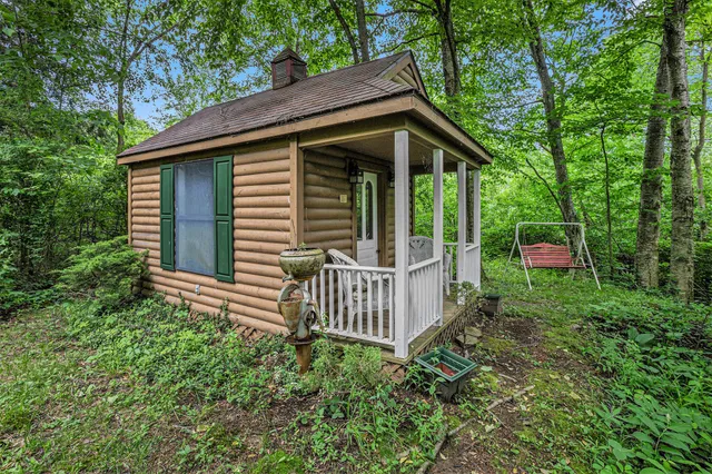 $599,900 | 6888 Ann Arbor Road, Jackson, MI 49201