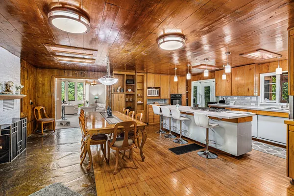 $599,900 | 6888 Ann Arbor Road, Jackson, MI 49201