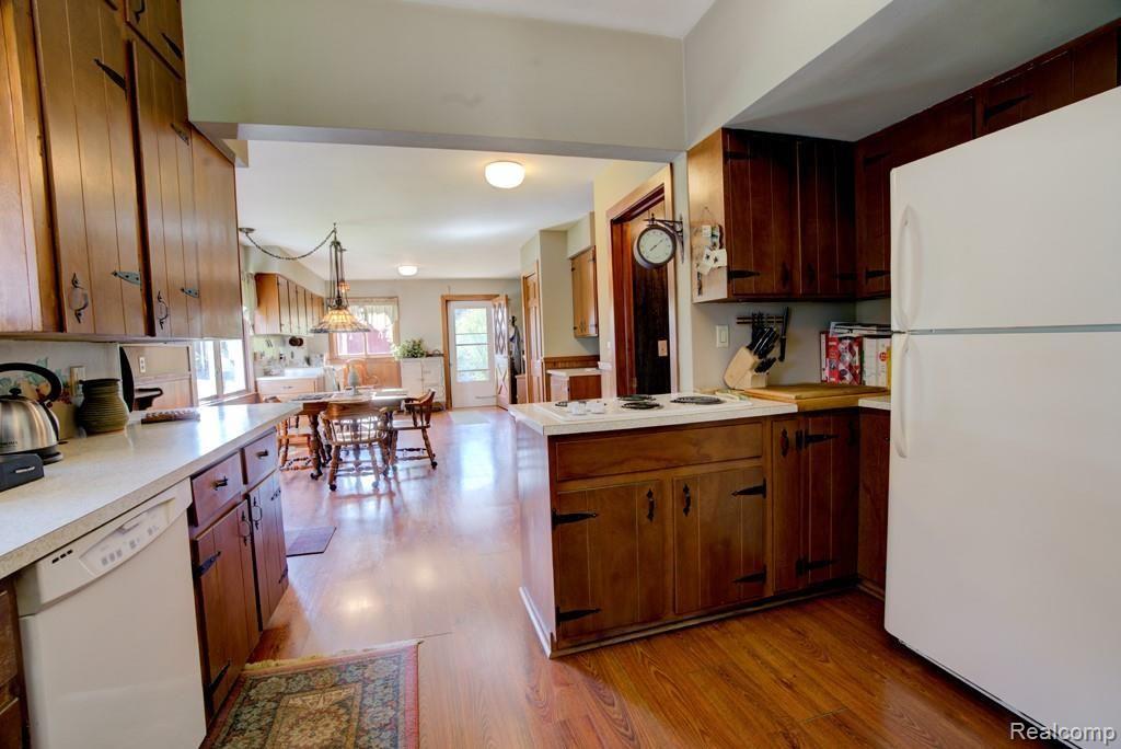 3192 North Cedar Road Fowlerville, MI 48836 - Photo 7 of 45