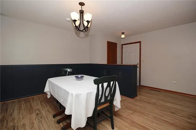 $279,000 | 405 North Ash Street, Garnett, KS 66032