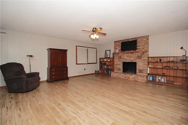 $279,000 | 405 North Ash Street, Garnett, KS 66032