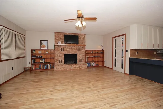 $279,000 | 405 North Ash Street, Garnett, KS 66032