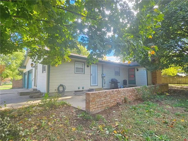 $279,000 | 405 North Ash Street, Garnett, KS 66032