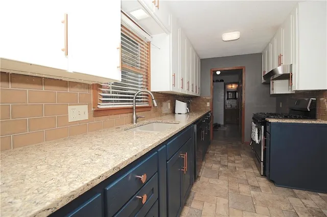 $279,000 | 405 North Ash Street, Garnett, KS 66032