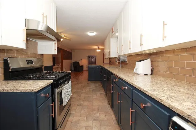 $279,000 | 405 North Ash Street, Garnett, KS 66032