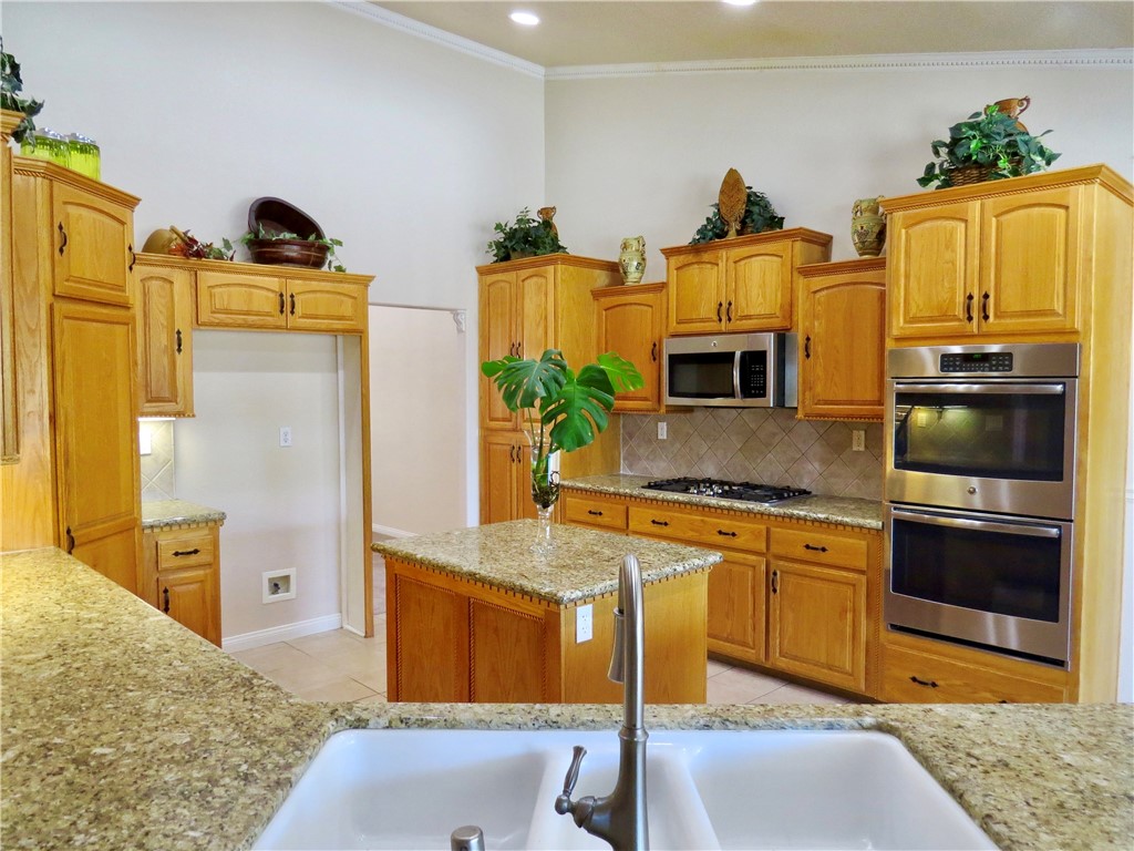 7445 El Manor Road Hesperia, CA 92344 - Photo 3 of 71 Gallery Image 3