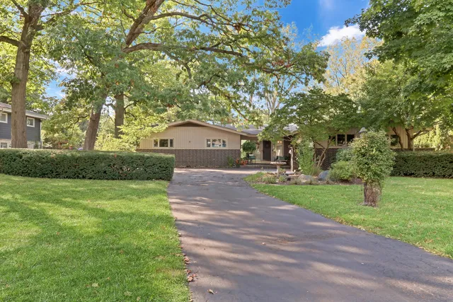 $439,900 | 230 North Alleghany Road, Grayslake, IL 60030