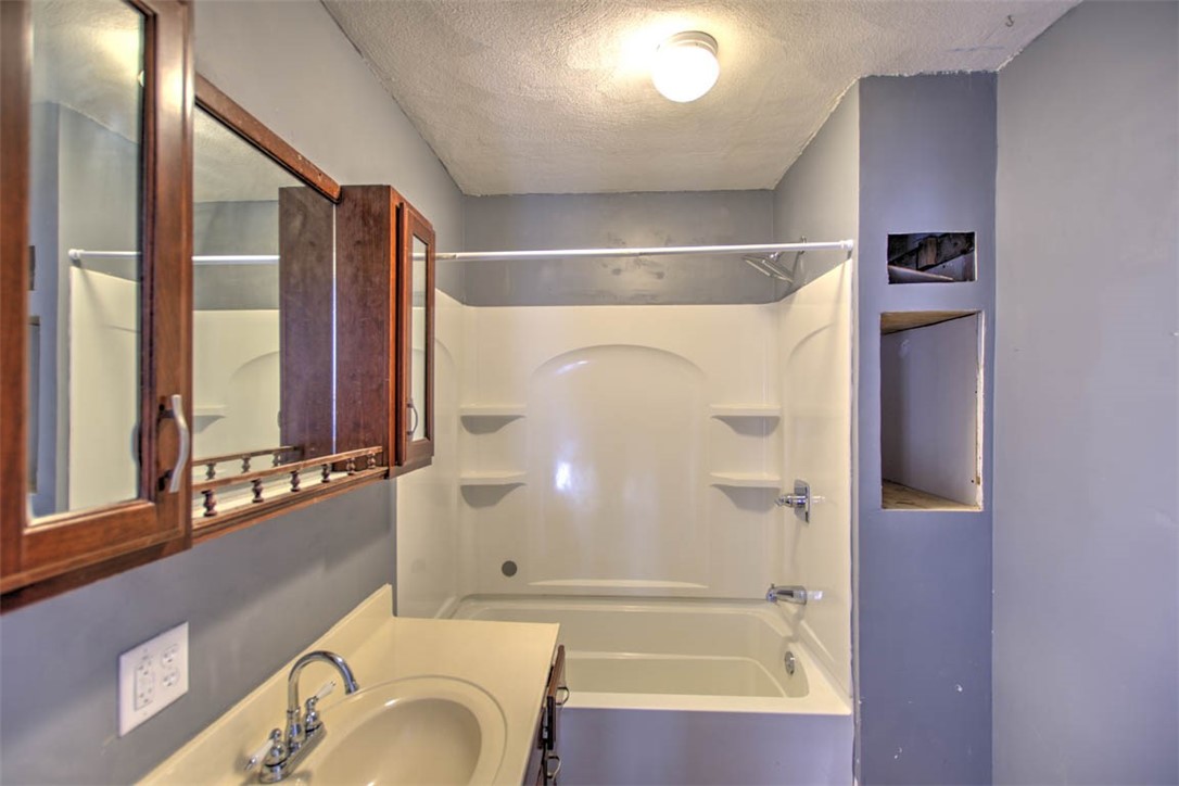 715 West Main Street Clinton, IL 61727 - Photo 27 of 35