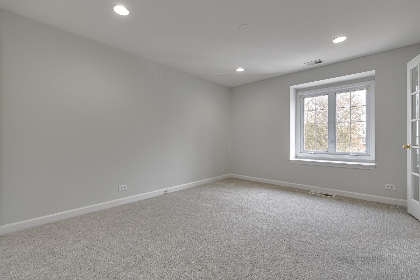 1216 Edgewood Road Lake Forest, IL 60045 - Photo 25 of 35 an empty room with a window