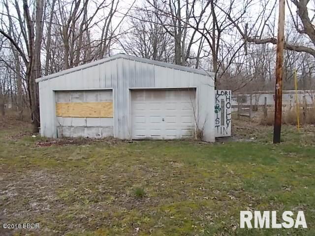 636 Edgewood Road Salem, IL 62881 - Photo 3 of 8