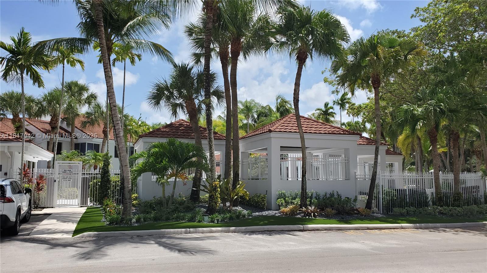 Parc Court Condominiums Plantation, FL 33324 - Photo 28 of 45 a front view of multiple houses with yard