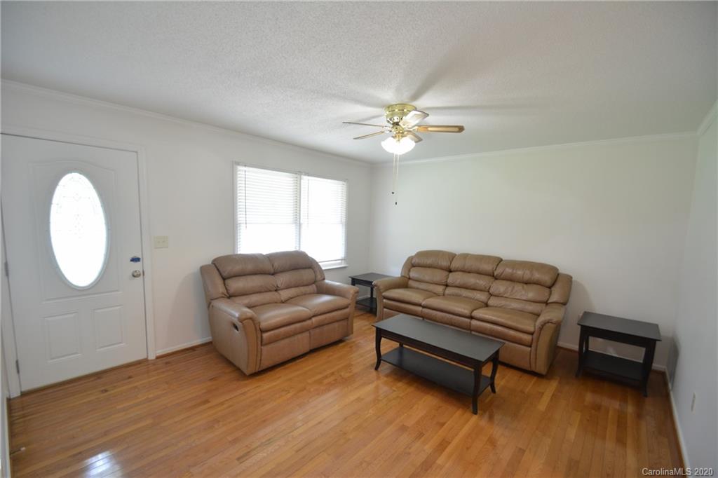 323 Pinkney Road Dallas, NC 28034 - Photo 11 of 36 Gallery Image 11