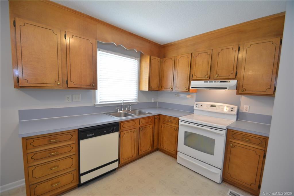 323 Pinkney Road Dallas, NC 28034 - Photo 14 of 36 Gallery Image 14