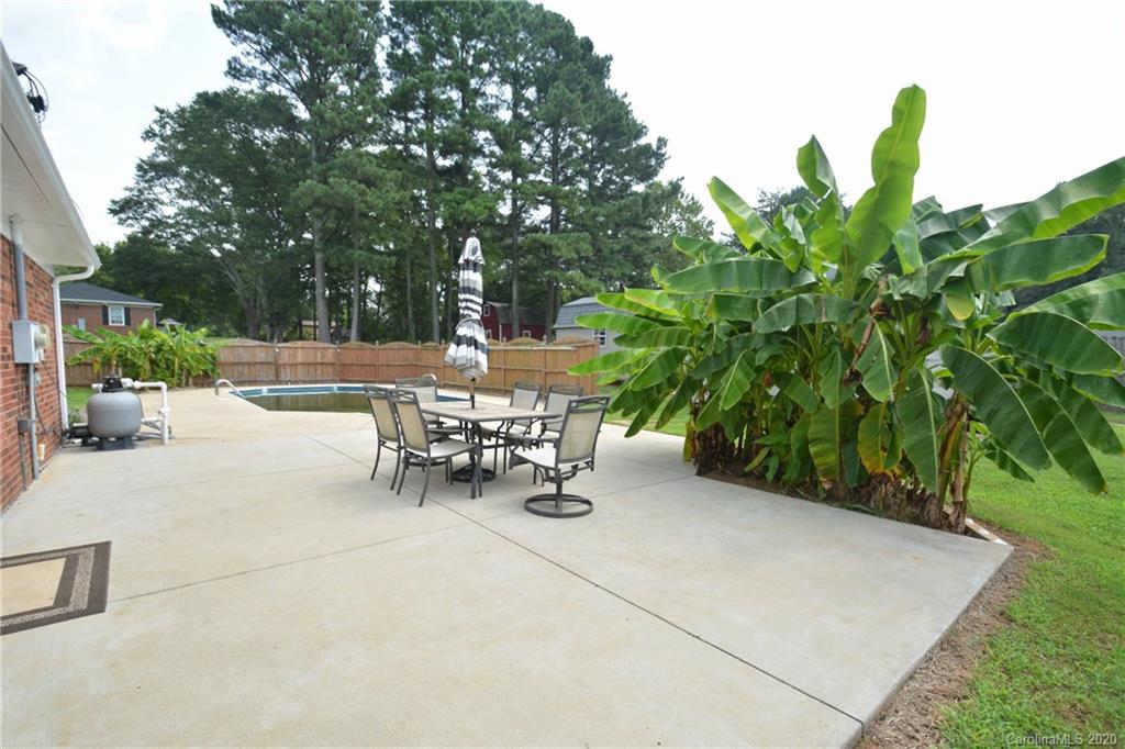 323 Pinkney Road Dallas, NC 28034 - Photo 3 of 36 Gallery Image 3