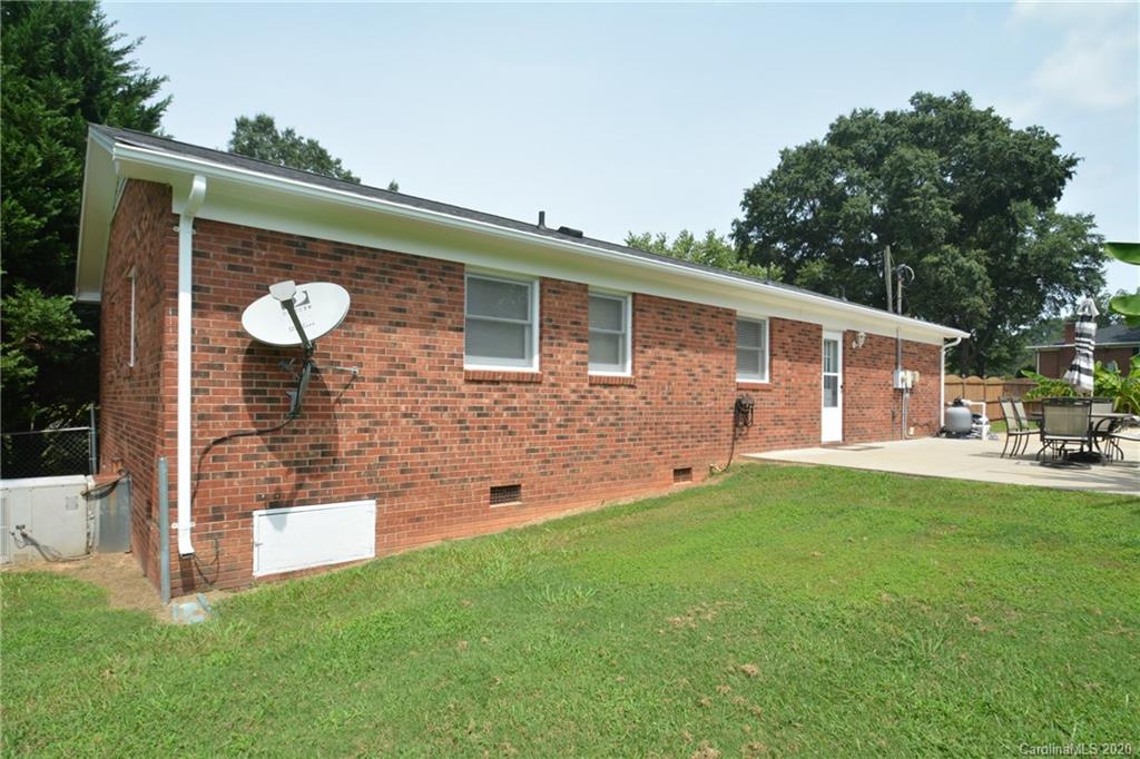 323 Pinkney Road Dallas, NC 28034 - Photo 8 of 36 Gallery Image 8