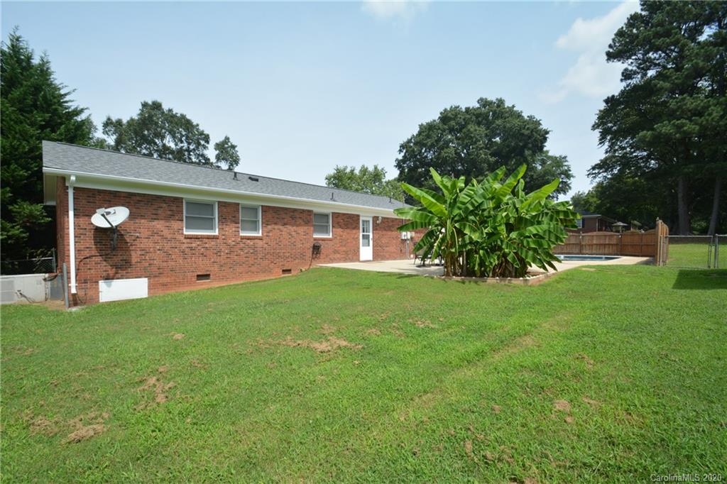 323 Pinkney Road Dallas, NC 28034 - Photo 9 of 36 Gallery Image 9