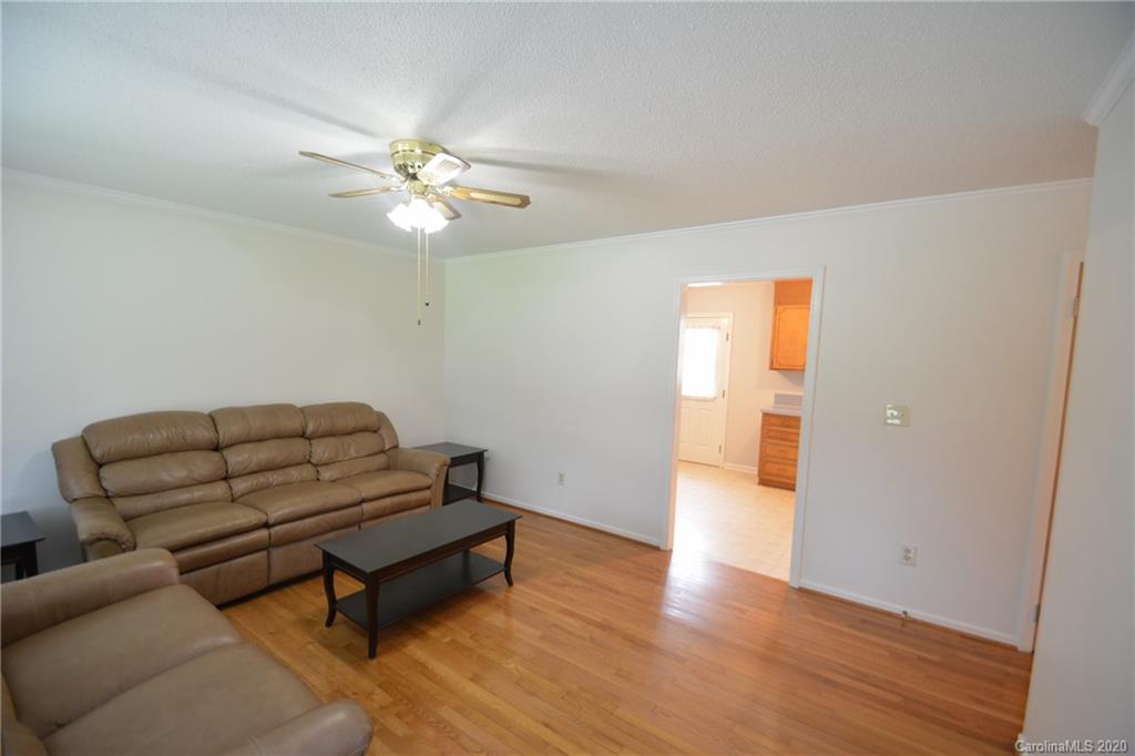 323 Pinkney Road Dallas, NC 28034 - Photo 10 of 36 Gallery Image 10