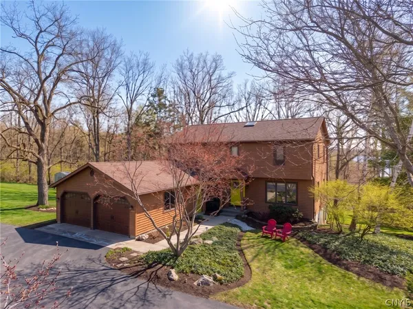 $1,249,900 | 6 Woodmere Lane, Skaneateles, NY 13152