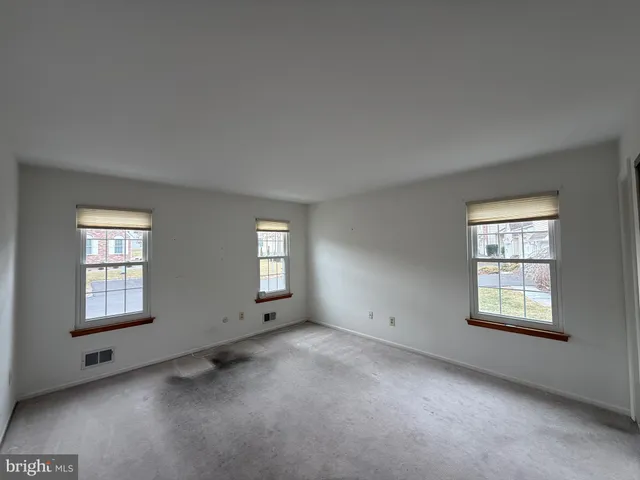 $329,000 | 21 Pioneer Court, Ewing, NJ 08628