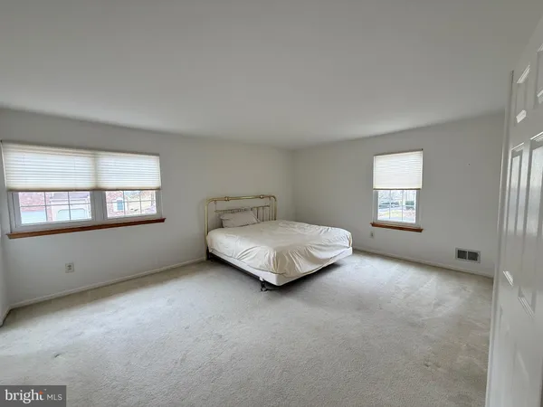 $329,000 | 21 Pioneer Court, Ewing, NJ 08628