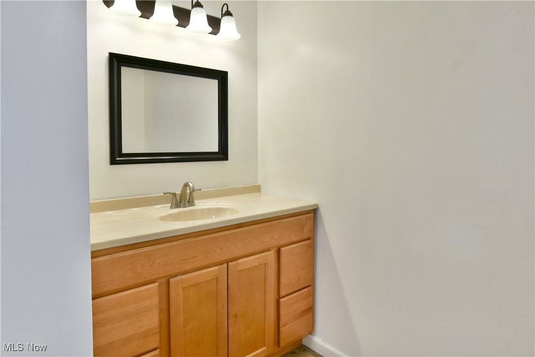 37 Morningside Road Niles, OH 44446 - Photo 26 of 39 Bathroom featuring vanity
