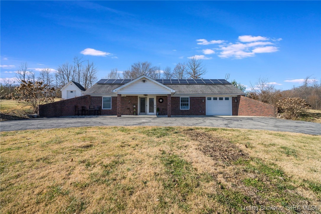 577 South Robbs Lane Pekin, IN 47165 - Photo 1 of 29